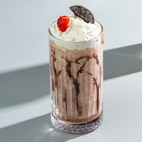 Iced Strawberry & Oreo Latte