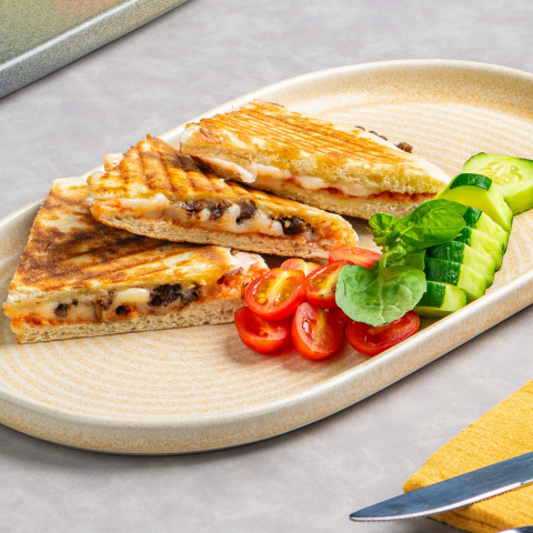 Qovurmalı Bazlama Tost