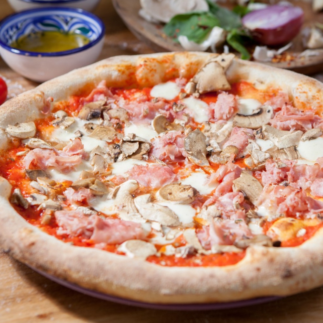 Funghi prosciutto toyuqlu