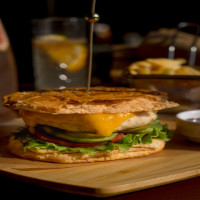 Chicken burger (french fries)