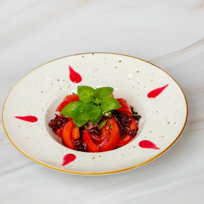 Vişnəli pomidor salatı