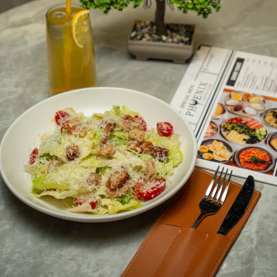 Sezar salatı Krevet ilə