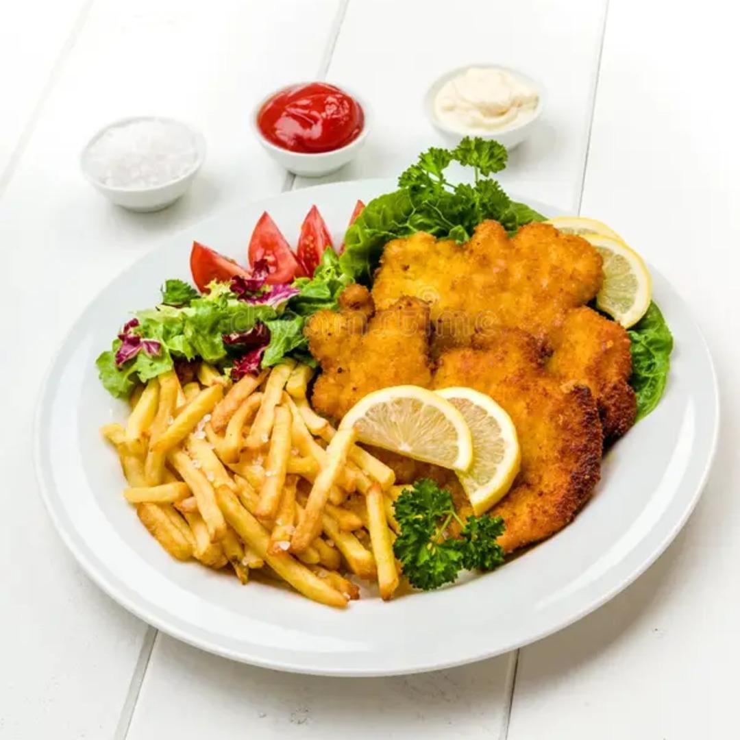 COTOLETTA di Pollo con Patate e Insalata