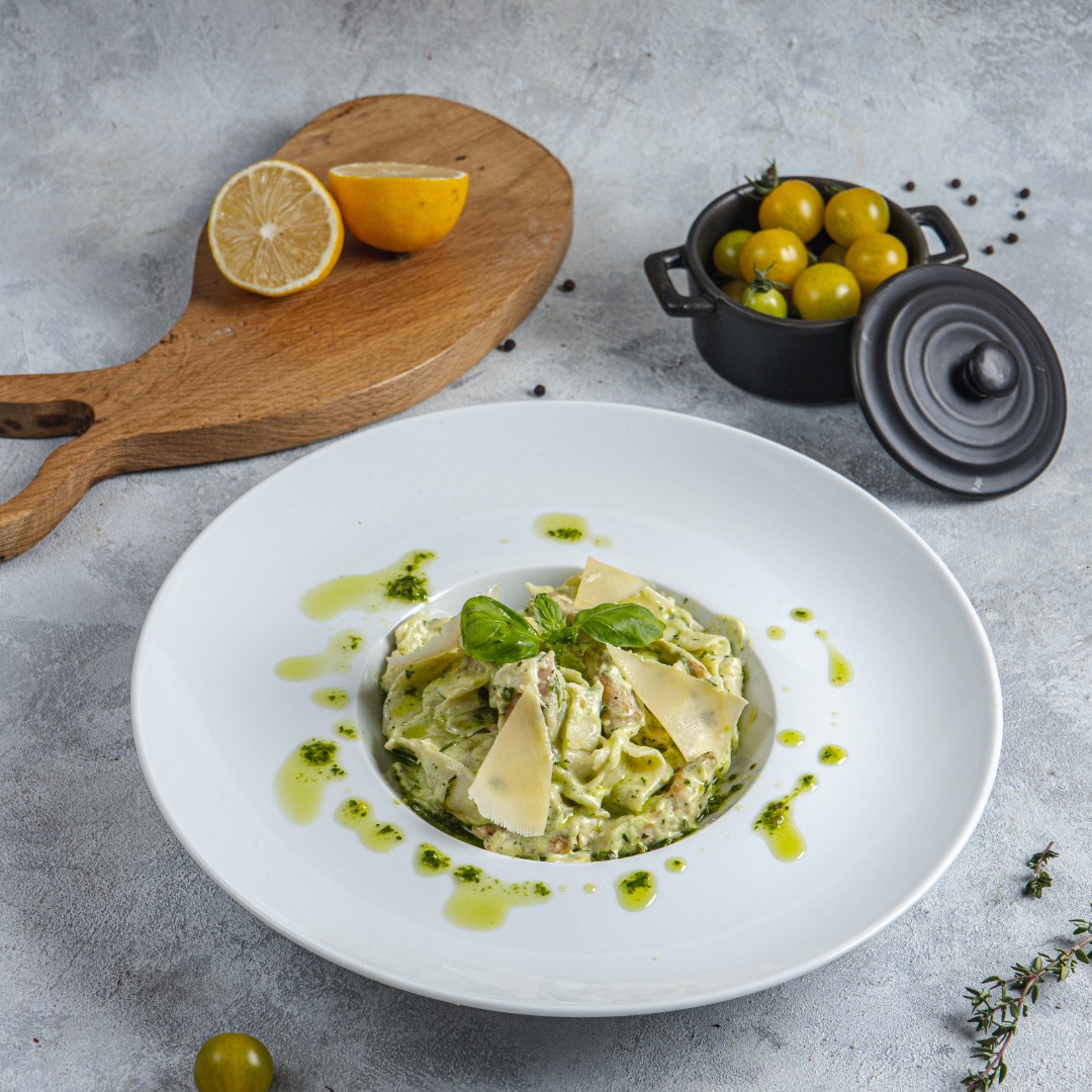 Fettuçini Pesto sousu ilə