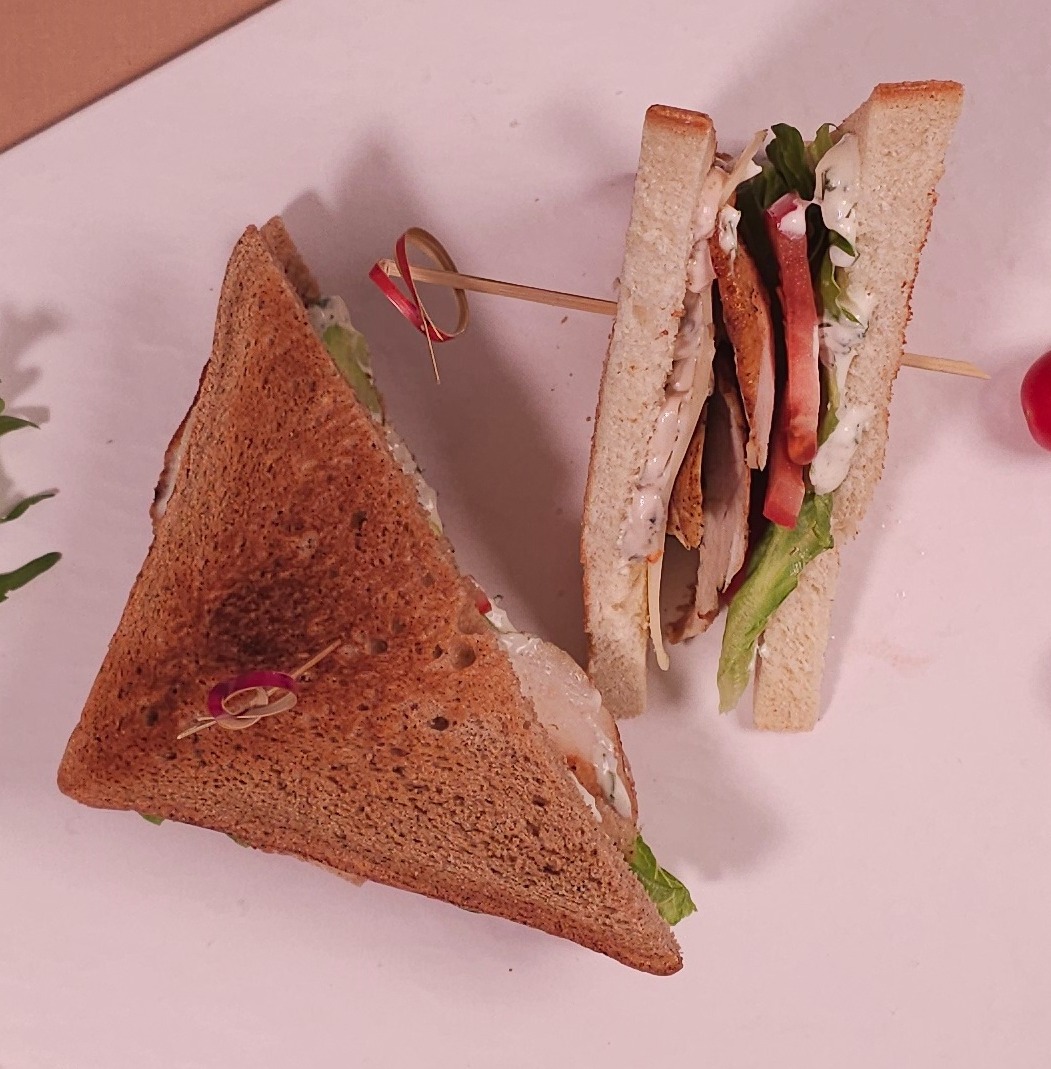 SMOKED TURKEY SANDWICH