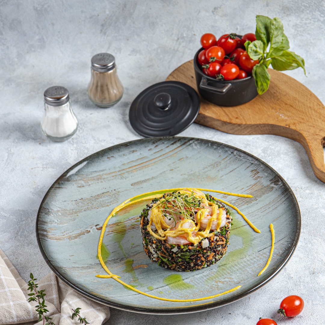 Kinoa Salatı Krevet İlə